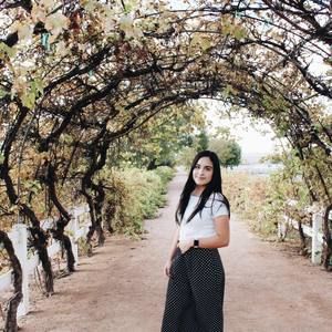 Meet your Posher, Leslie